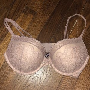 Beautiful Victoria’s secret push up bra-Size 36C